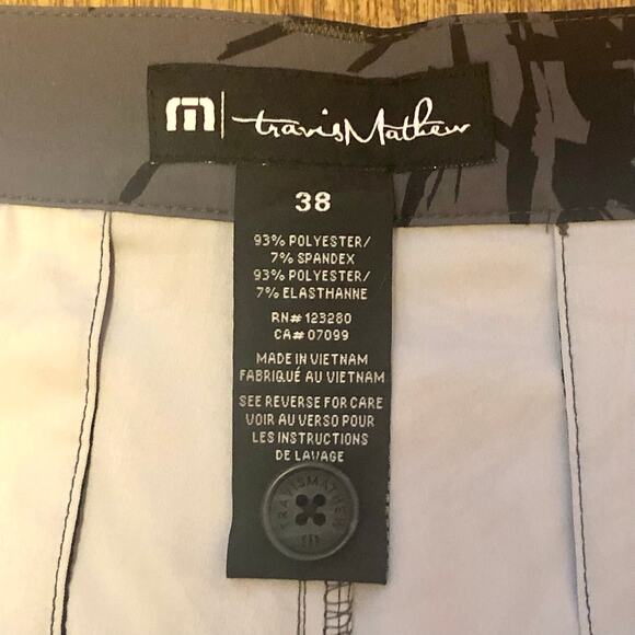 Travis Mathew You Won’t Gray and Black Grey Pinstripe Shorts Size 38 - Picture 7 of 8